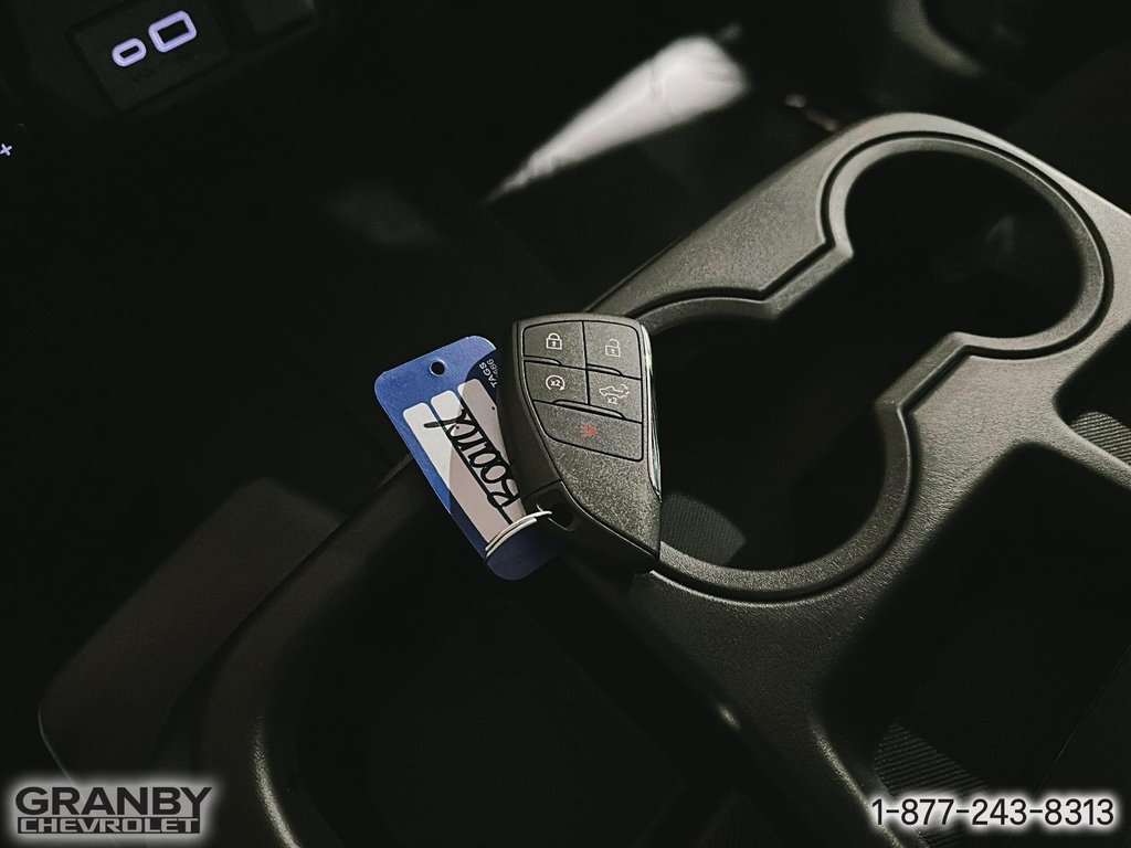 CHEVROLET Silverado 1500 K1500 SILVERADO CREW CAB CUSTOM TRAIL BOSS STD/BOX (2CX) | 26-0384 2026 Rouge ardent Granby - photo #18