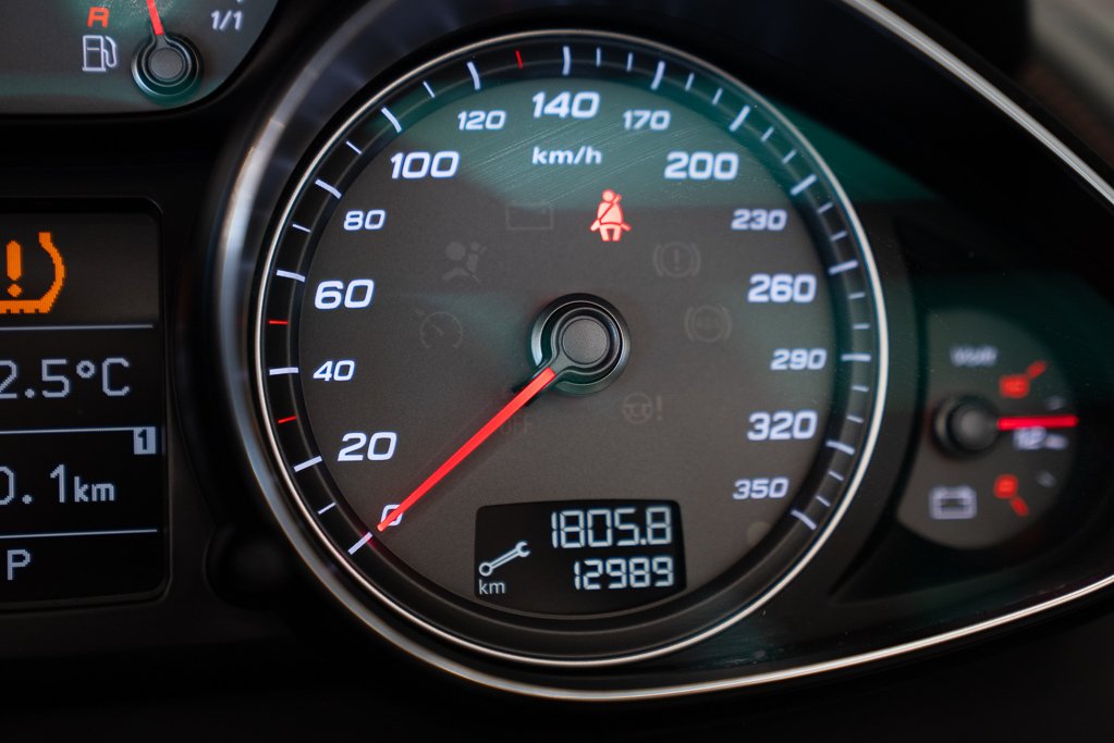 Audi R8 V8 Spyder \ LOW KM 2015 Rouge Kirkland - photo #10