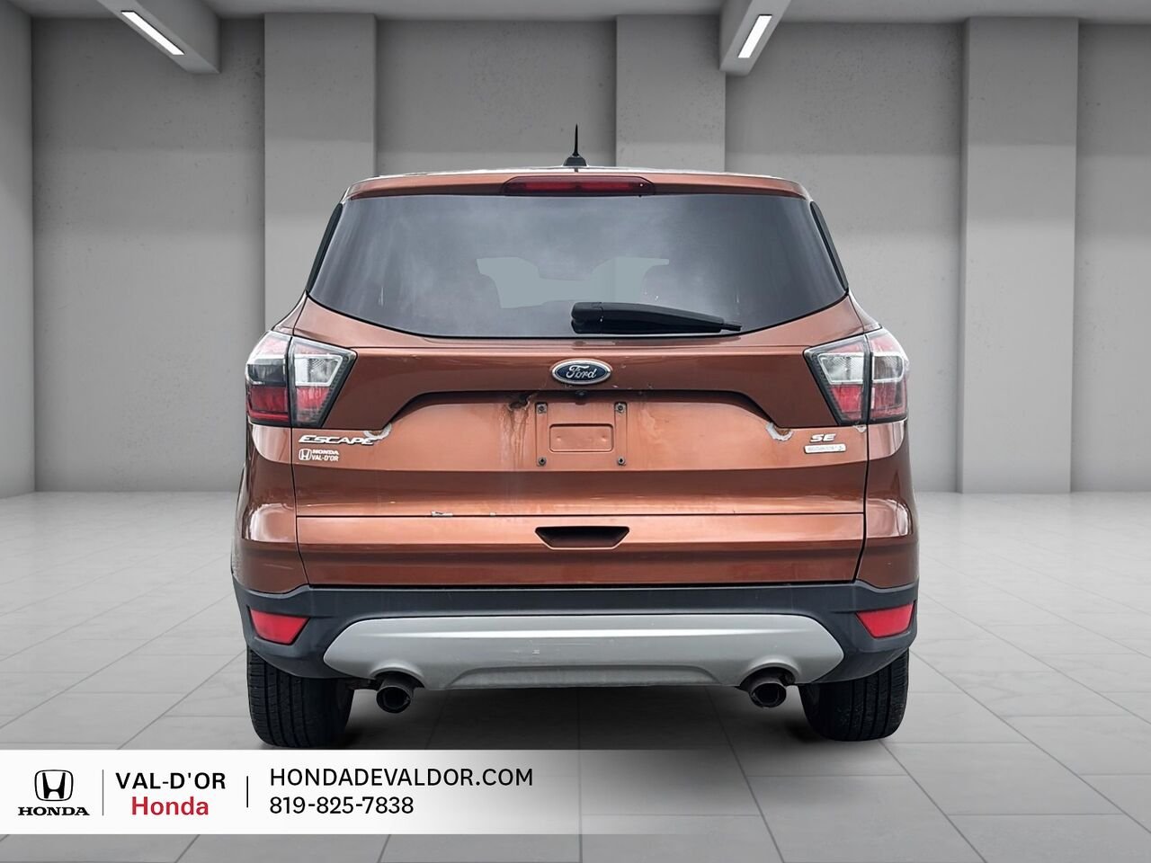 2017 Ford Escape 4 portes SE, Traction avant Orange Val-d'Or - photo #2