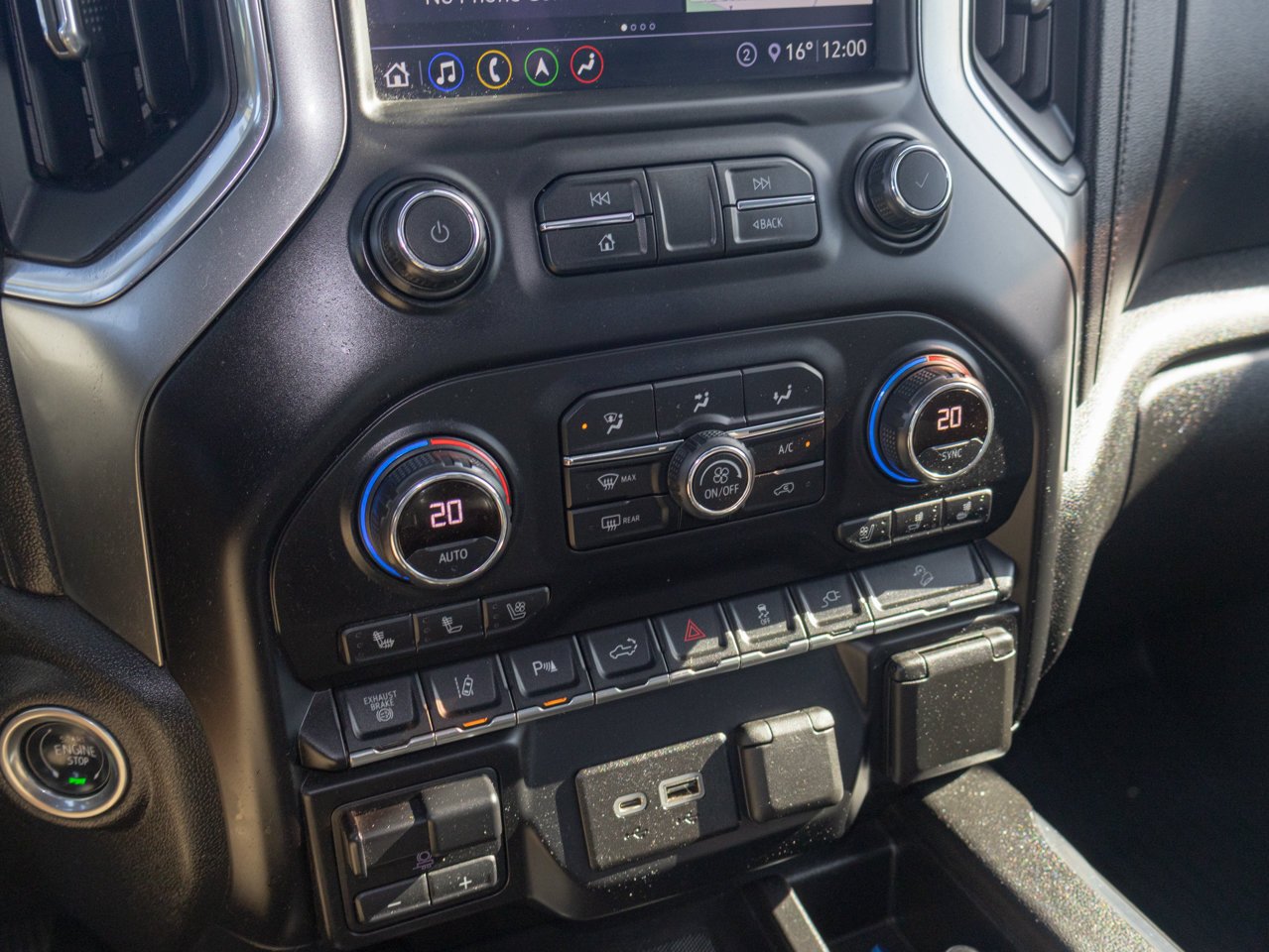 2020 Chevrolet Silverado 2500HD 4WD Crew Cab 159 LTZ White Sherwood Park - photo #30