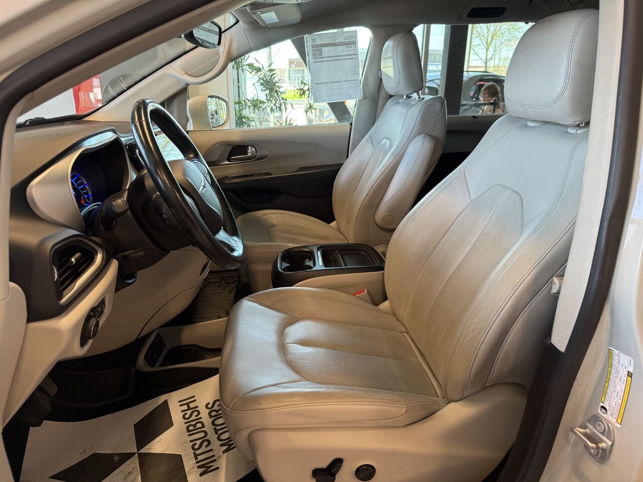 Chrysler Pacifica Hybrid 2020 Beige Saint-Eustache - photo #14