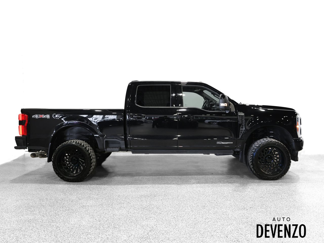 2025 Ford Super Duty F-250 SRW Black Saint-Eustache - photo #1