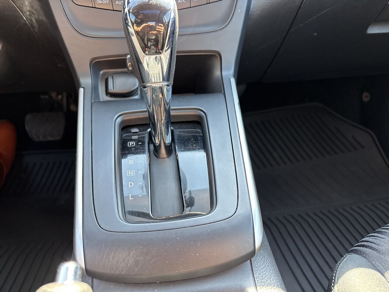2018 Nissan Sentra SV Édition de minuit CVT Grey Montmagny - photo #17