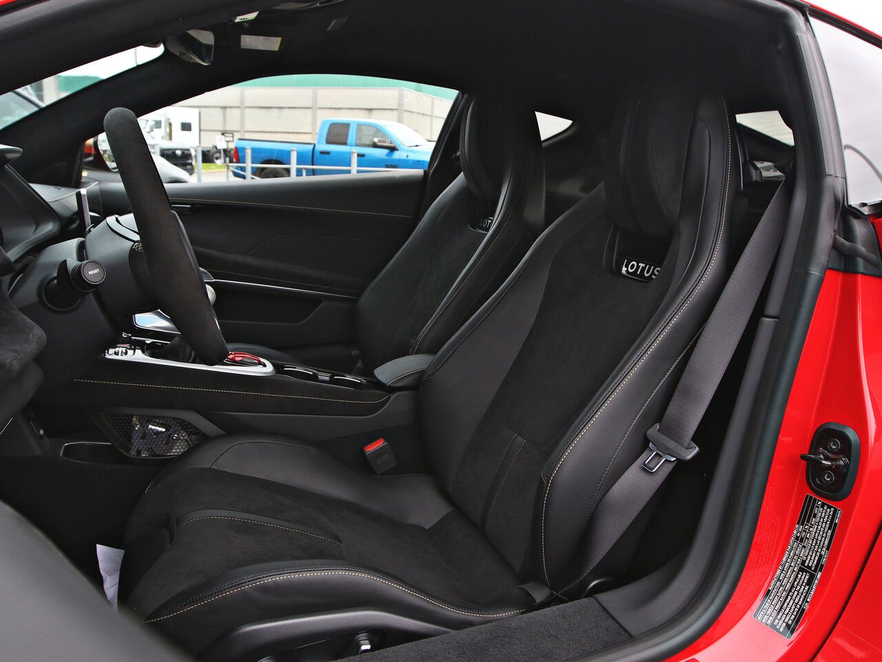 2027 Lotus Emira Red Québec - photo #18
