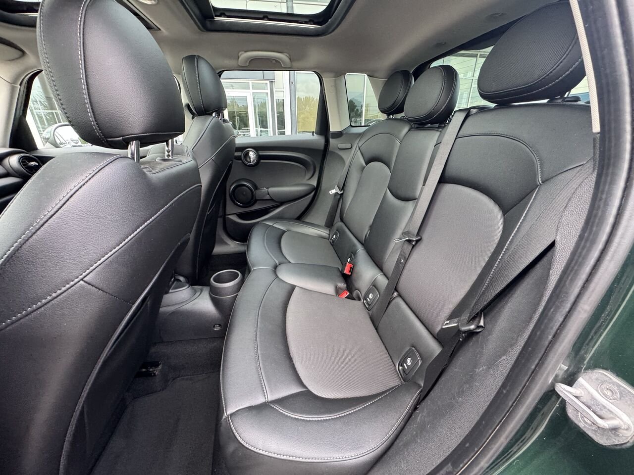 MINI Cooper toit rigide 5 portes 2015 Vert Granby - photo #11