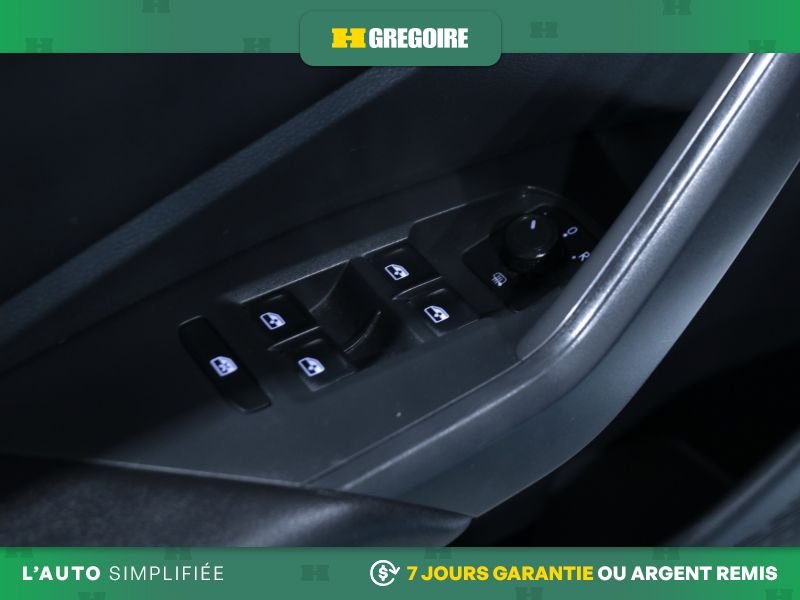 Volkswagen Jetta 821548 | Highline AUTO AC CUIR TOIT MAGS CAM RECULE BLUETOO 2019 Blanc Laval - photo #13