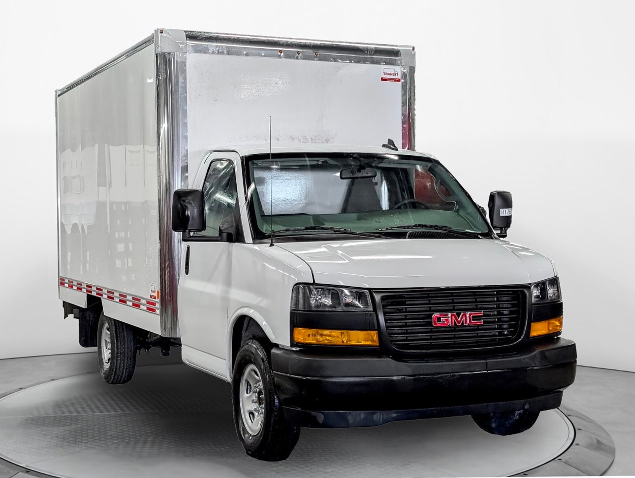 2024 GMC Savana Commercial Cutaway Summit White Saint-Eustache - photo #1