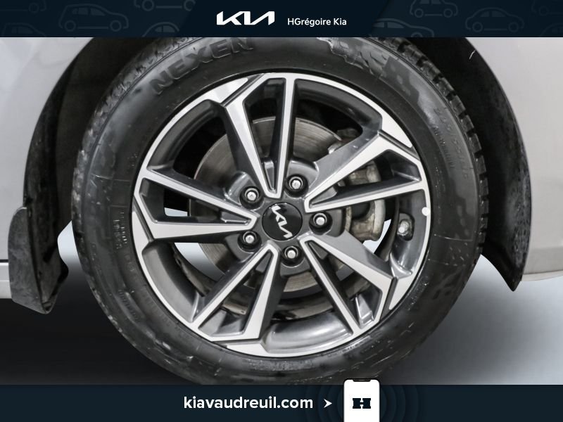 2023 Kia Forte Grey Laval - photo #25
