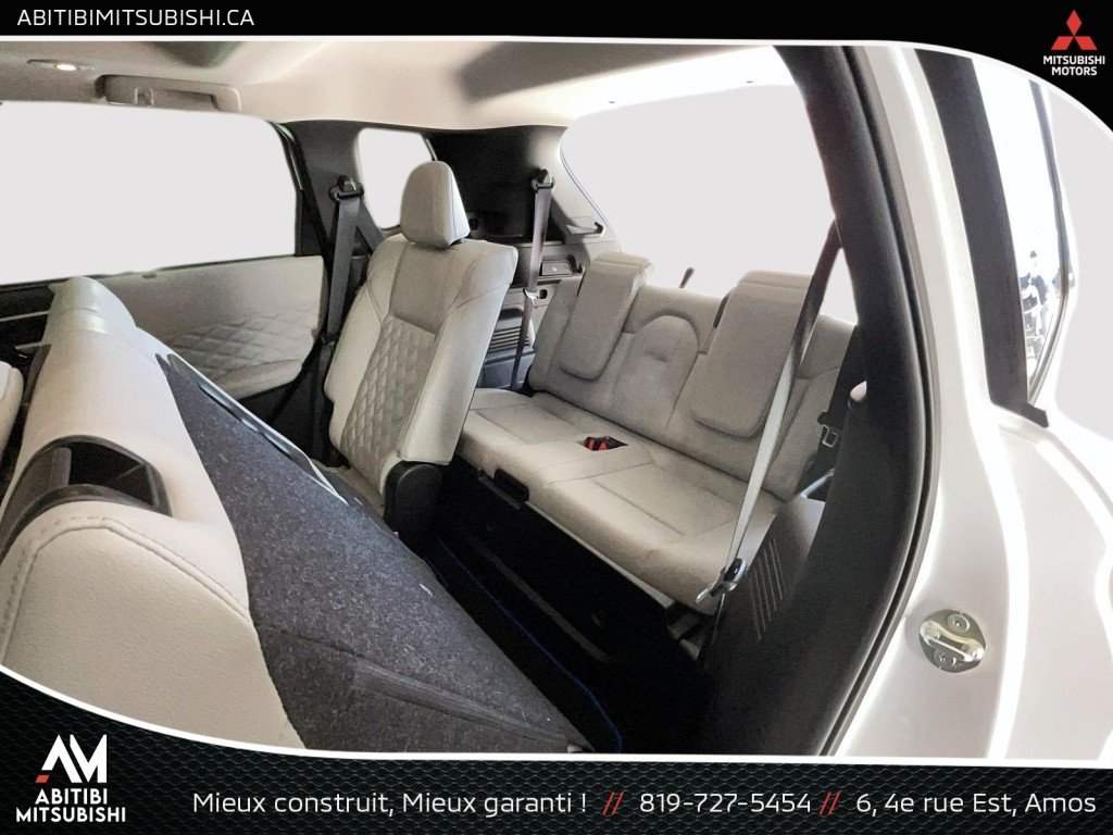 2023 Mitsubishi Outlander Plug-In Hybrid White Amos - photo #20