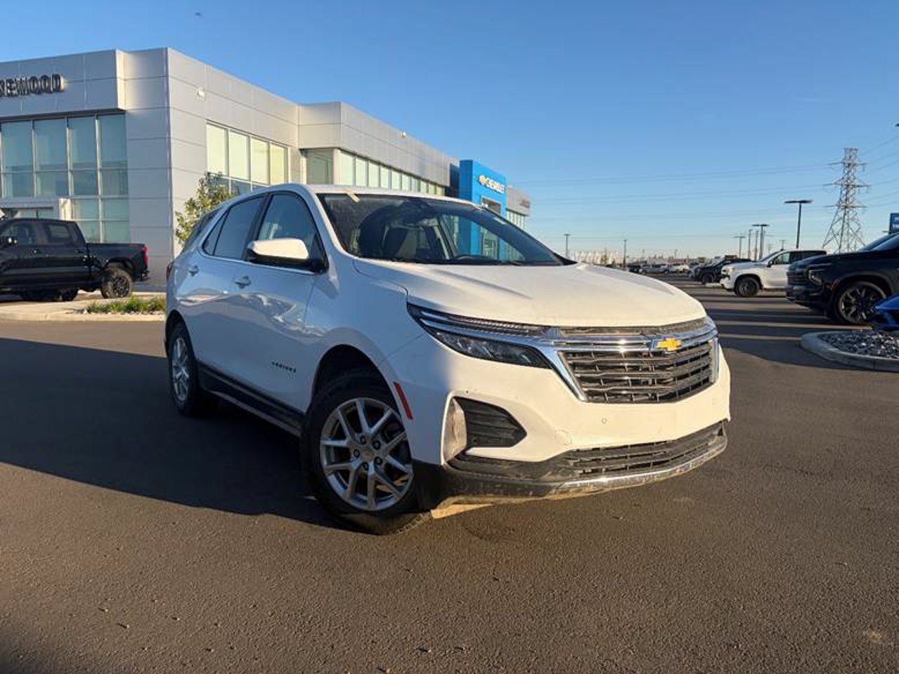 2024 Chevrolet Equinox AWD 4dr LT White Sherwood Park - photo #1