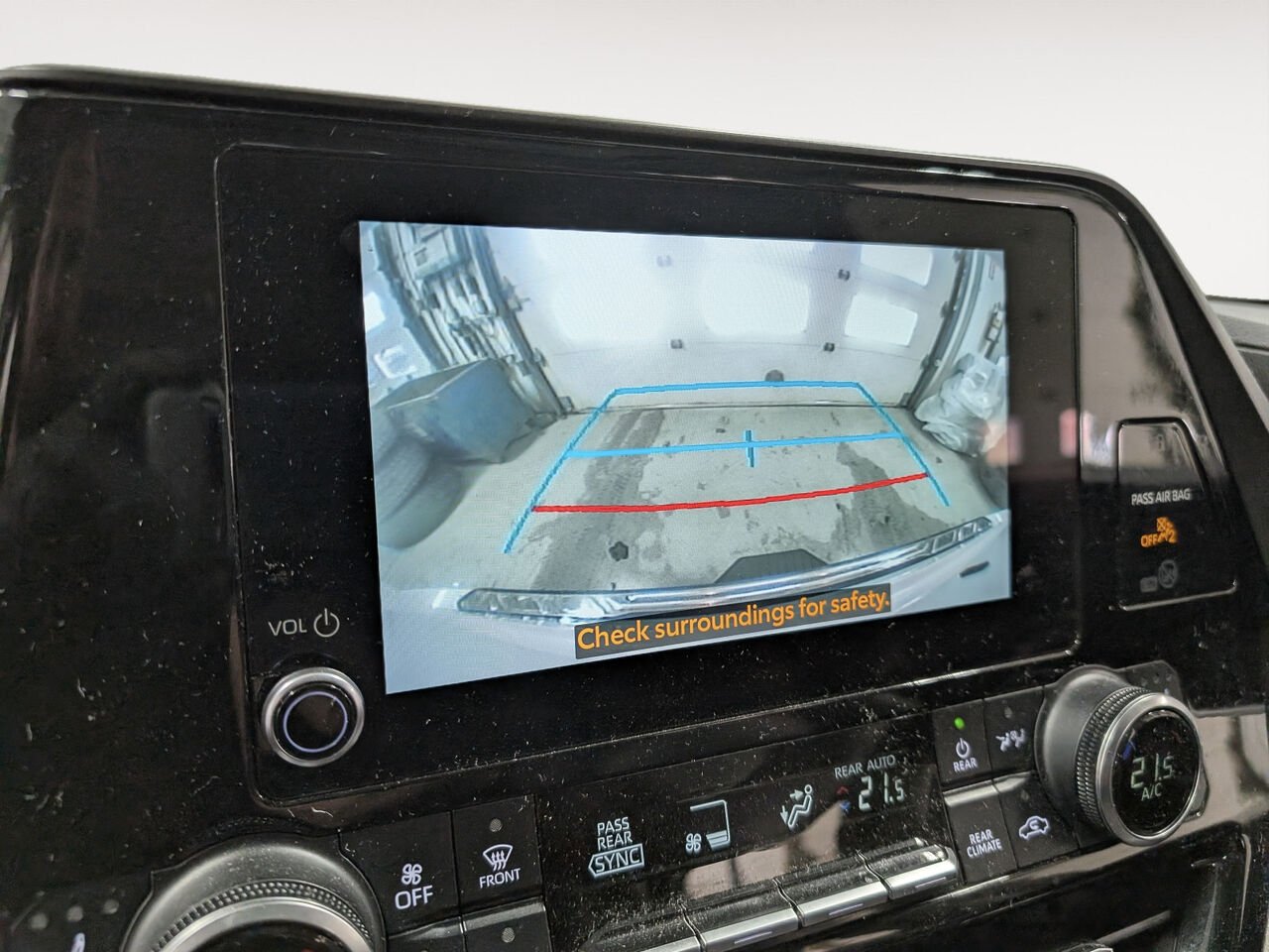 Toyota Highlander XLE/AWD/SIÈGES CHAUFFANTS/VOLANT CHAUFFANT/TOIT OUVRANT/BLUETOOTH/AC BIZONE 2023 Frisson glacé nacré Sherbrooke - photo #17