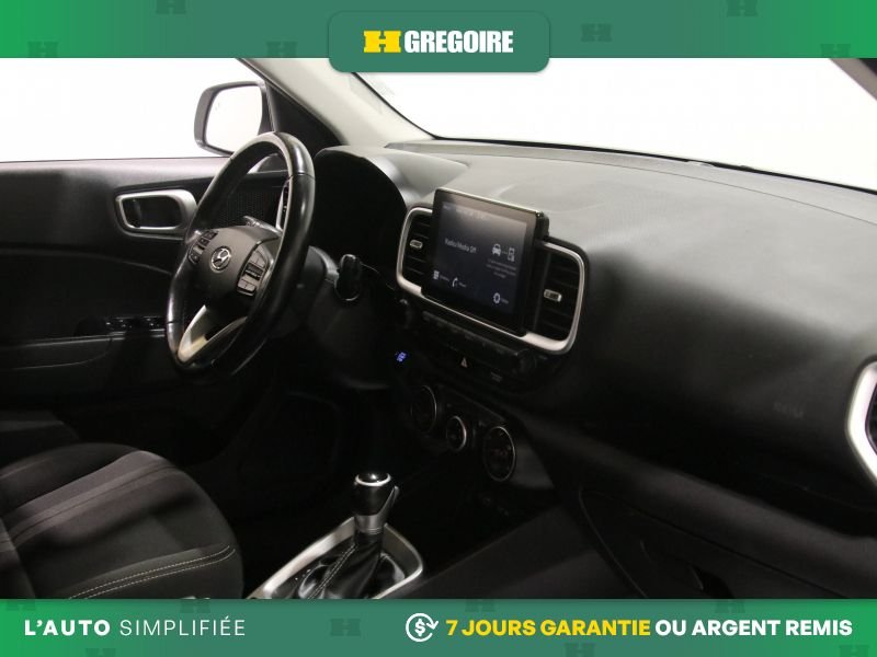 Hyundai Venue 2022 Blanc Blainville - photo #31