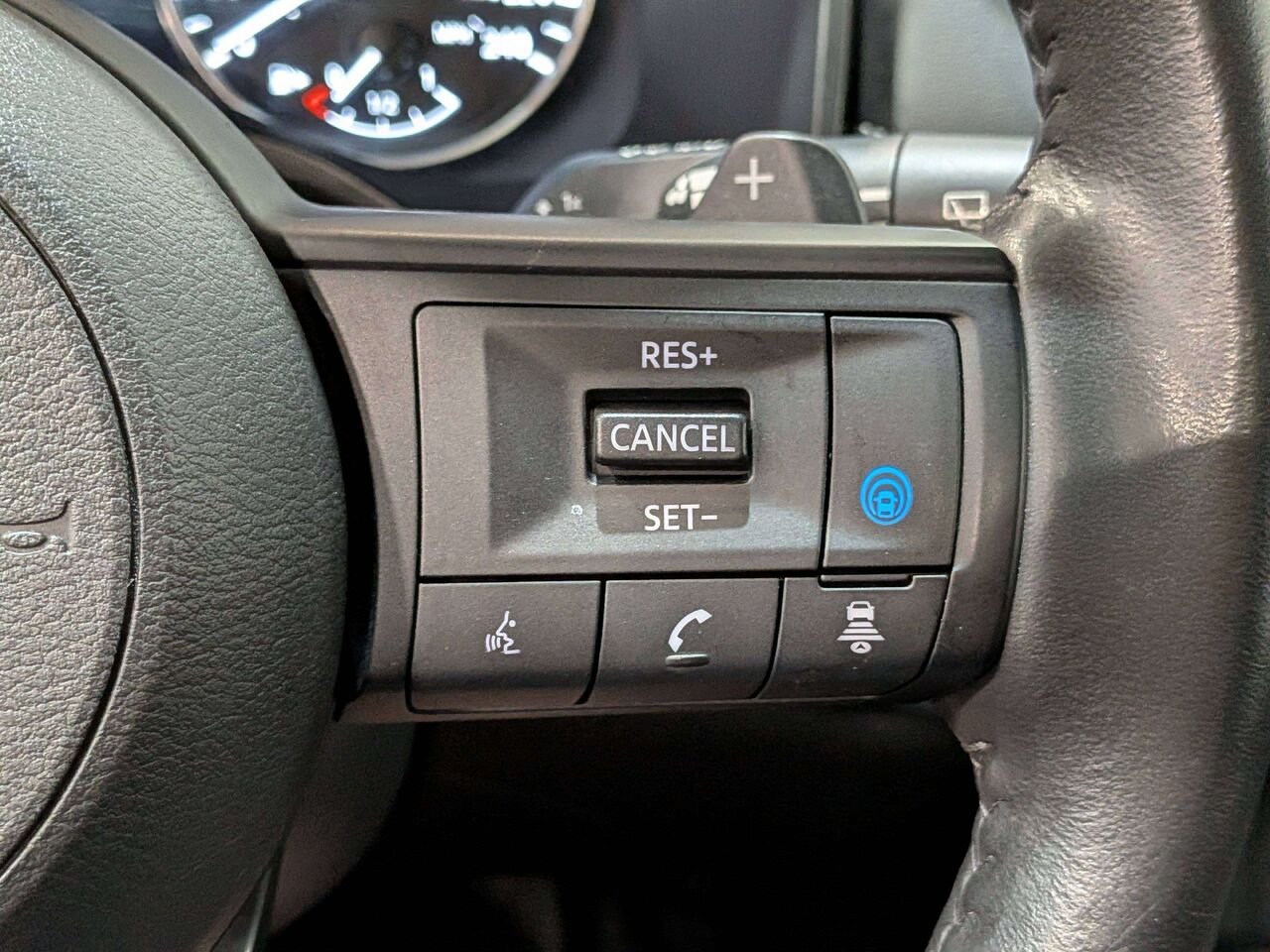 2024 Nissan Rogue AWD SV Moonroof Black Mirabel - photo #17
