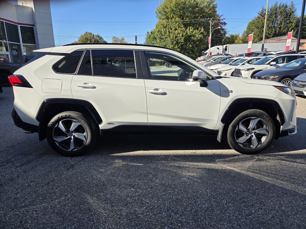 2024 Toyota RAV4 PRIME SE White Mont-Laurier - photo #3