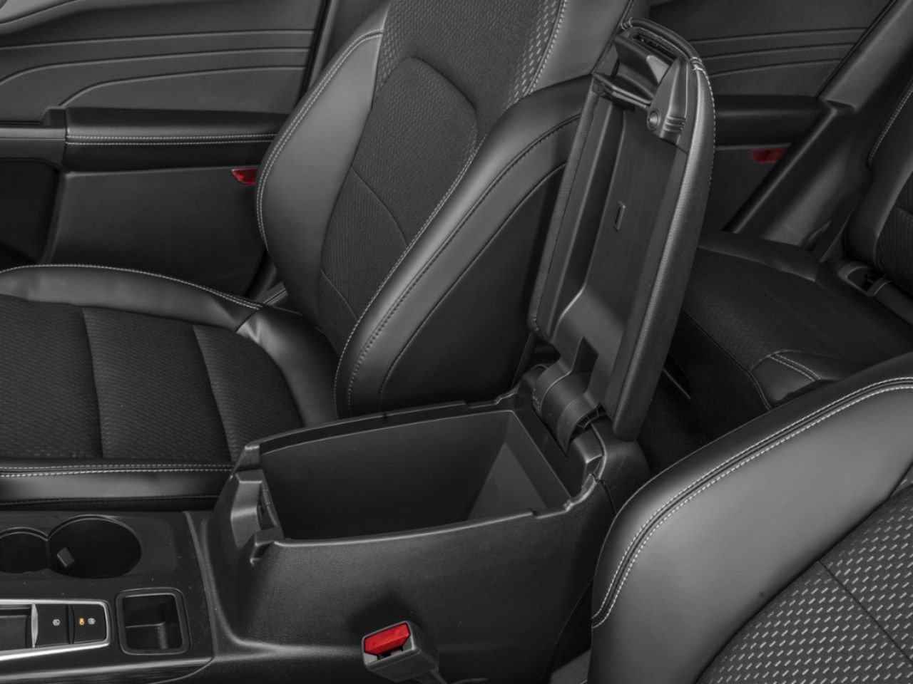 Ford Escape 2025 Blanc astral métallisé trois couches Châteauguay - photo #5