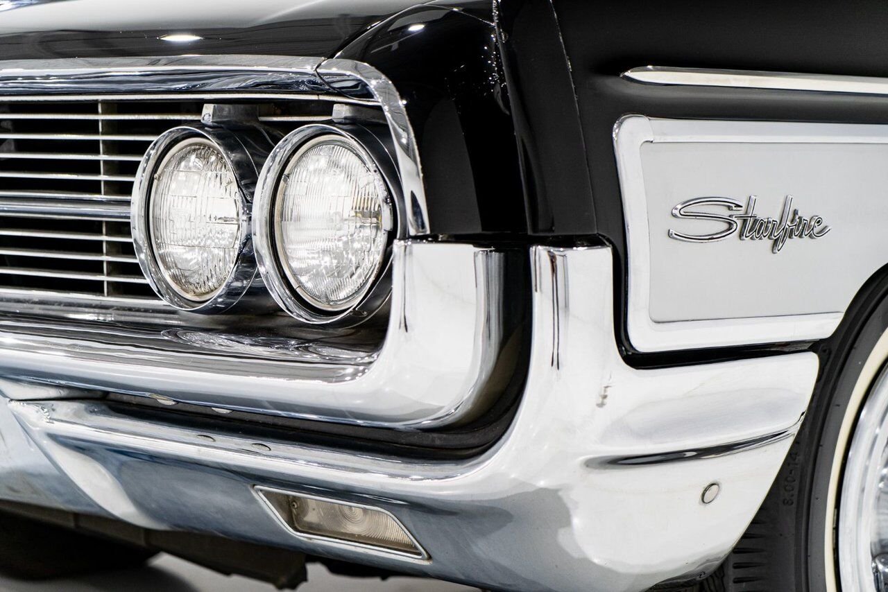 Oldsmobile Starfire Factory A/C. Single repaint and extensive ownership history **PRICE IN USD** 1962 Noir Montréal - photo #1
