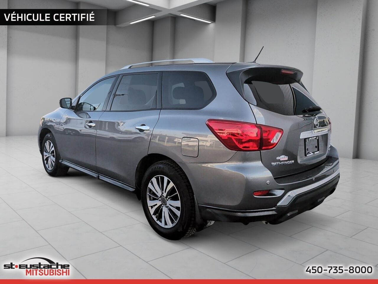 2017 Nissan Pathfinder Grey Saint-Eustache - photo #4