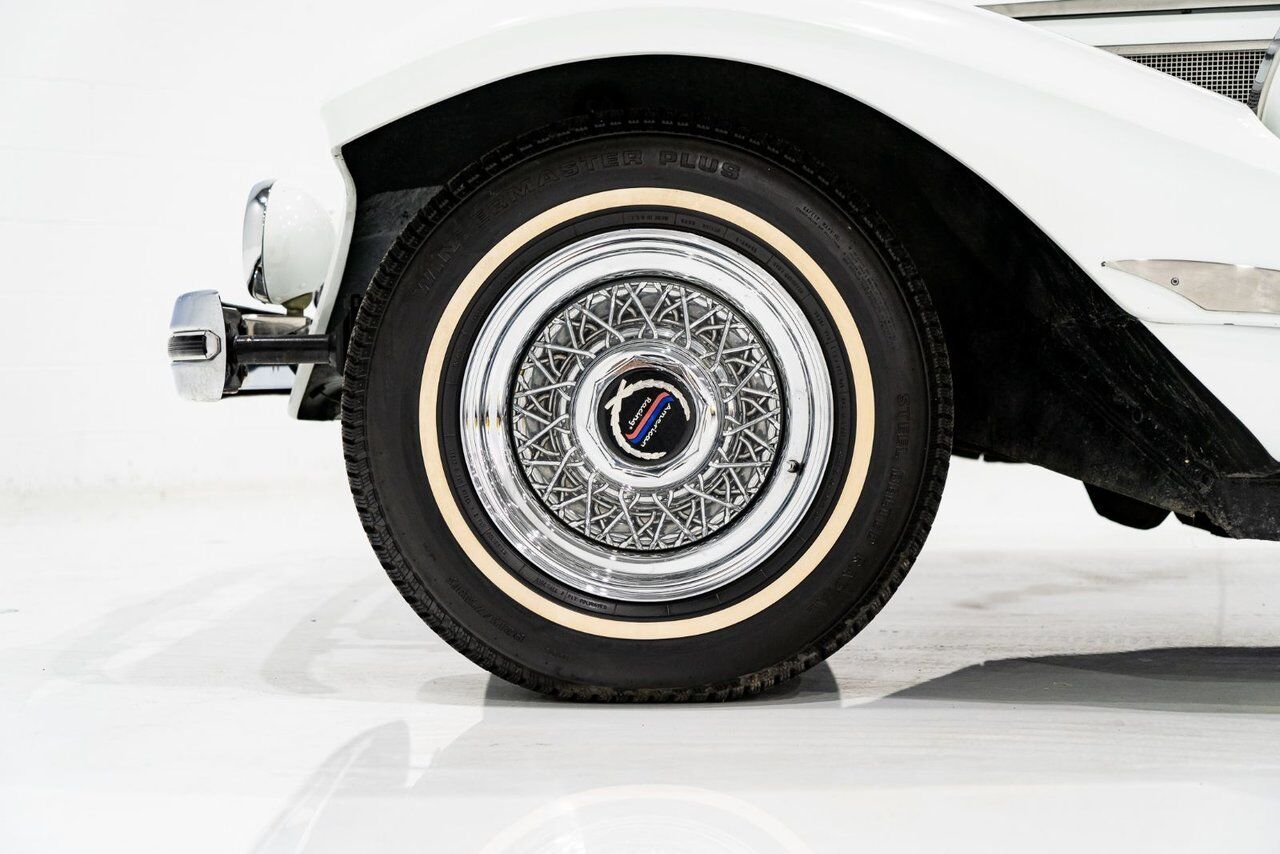 Phillips Motor Car Berlina Coupe Only 1 of 78 produced. Very rare | PRIX EN USD 1981 Blanc Montréal - photo #43