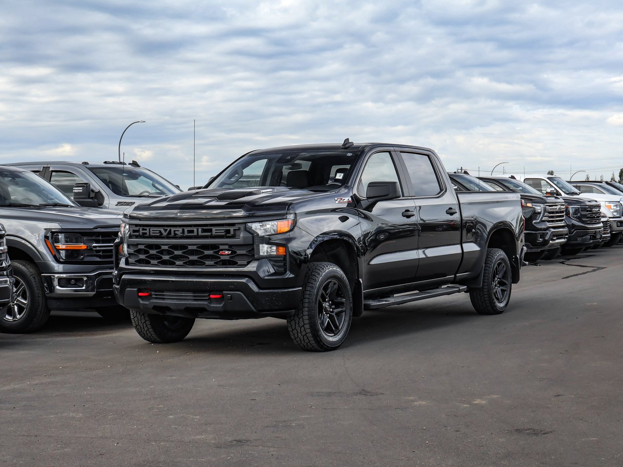 2024 Chevrolet Silverado 1500 4WD Crew Cab 157 Custom Trail Boss Black Sherwood Park - photo #3