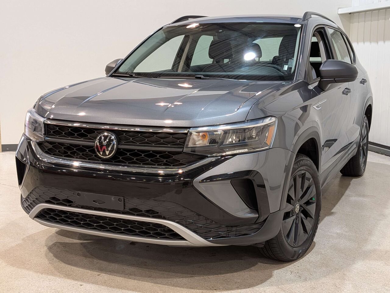 2024 Volkswagen Taos Trendline FWD Grey Val-David - photo #0