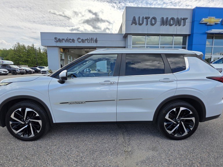 2022 Mitsubishi Outlander SE S-AWC White Mont-Laurier - photo #13
