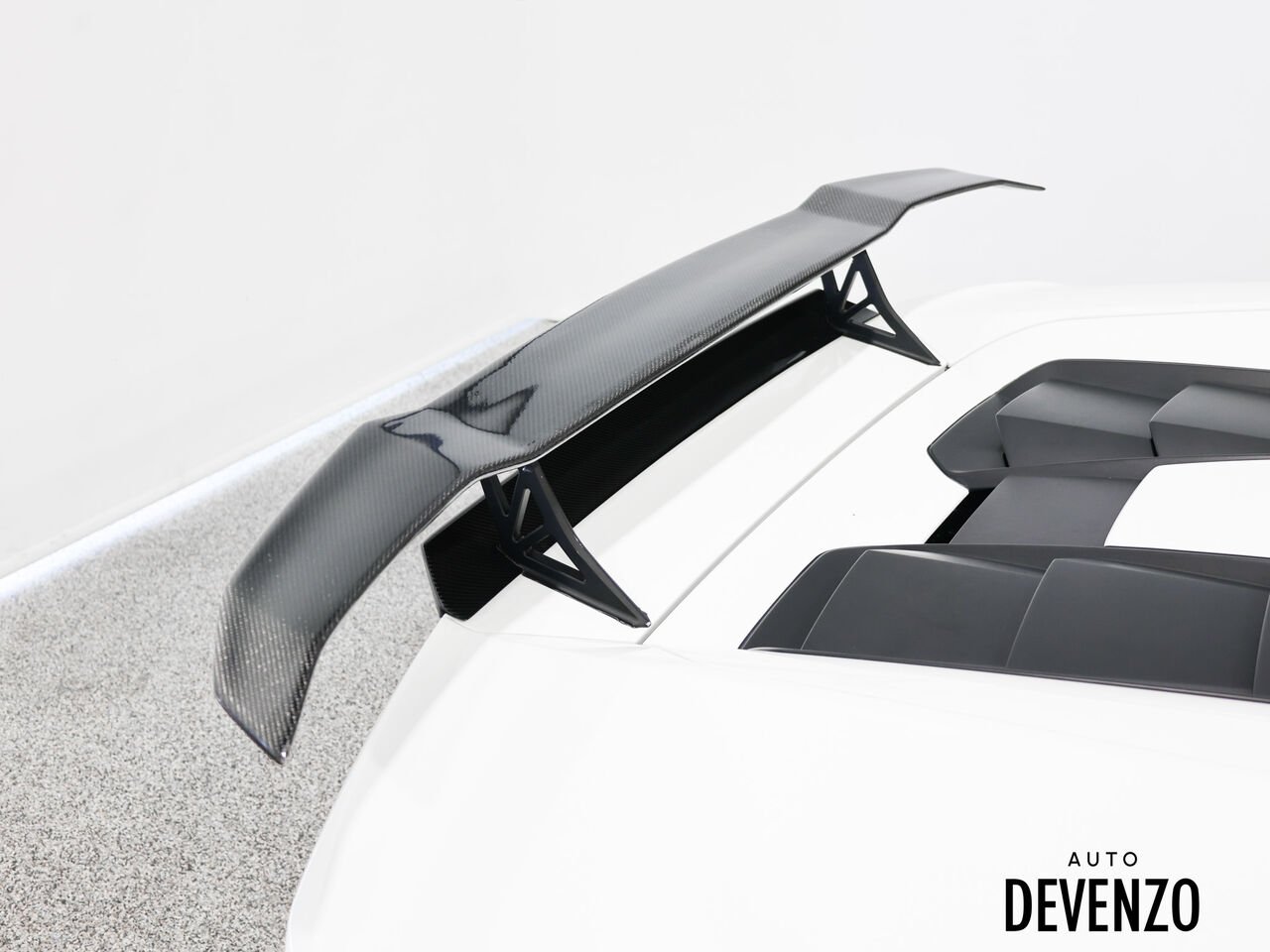 2017 Lamborghini Huracan White Saint-Eustache - photo #4