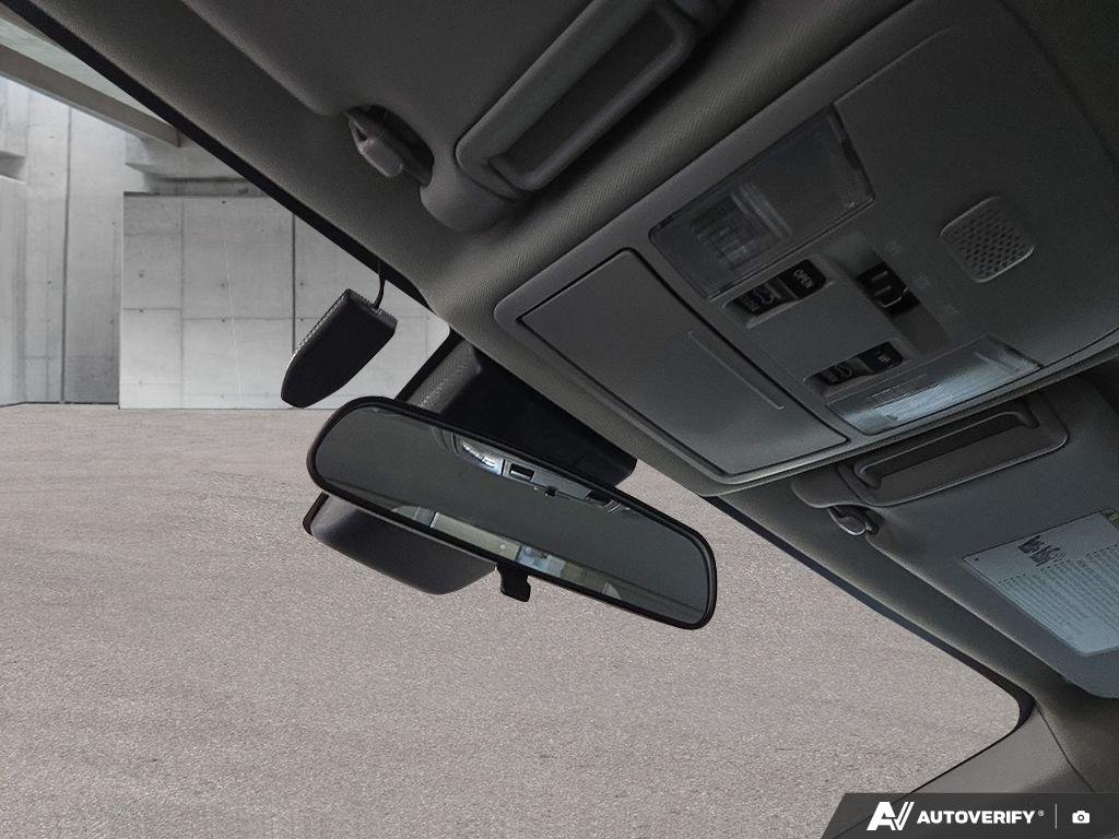 2018 Toyota RAV4 2602396A | XLE AWD, very low kilometers Blue Edmonton - photo #20