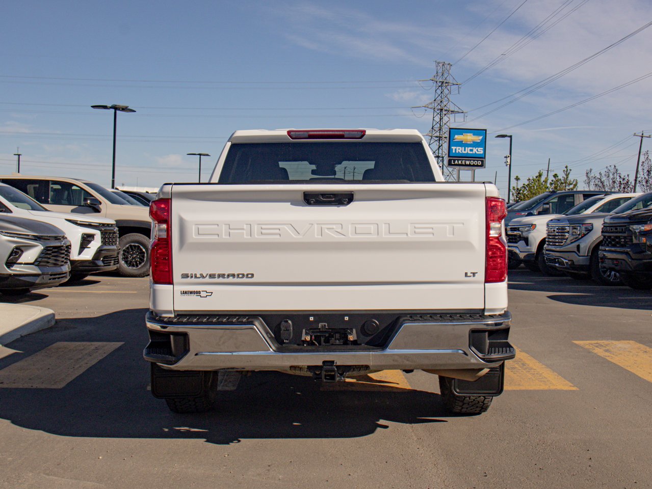 2023 Chevrolet Silverado 1500 4WD Crew Cab 147 LT White Sherwood Park - photo #8