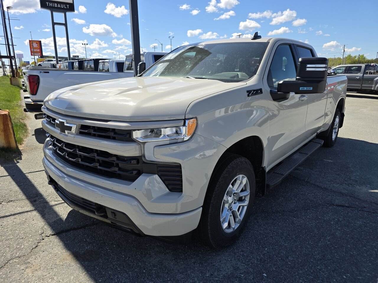 Chevrolet Silverado 1500 RST 2026 Sables blancs Rouyn-Noranda - photo #0