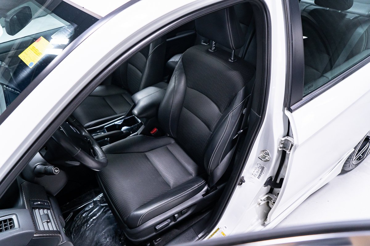 2017 Honda Accord Sedan SPORT White Montreal - photo #14