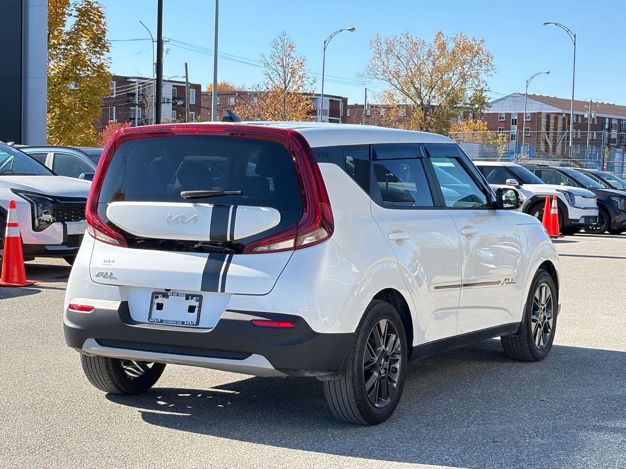 2022 Kia Soul White Gatineau - photo #5