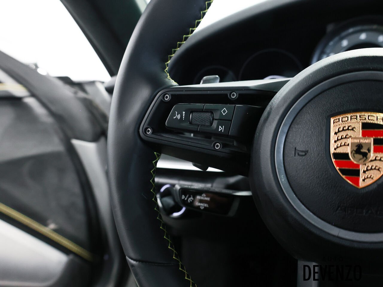 2024 Porsche 911 Silver Saint-Eustache - photo #16