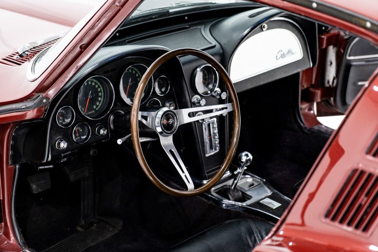 Chevrolet Corvette Fuelie Matching# HG Suffix 327/375HP **PRICE IN USD** 1965 Rouge Montréal - photo #57
