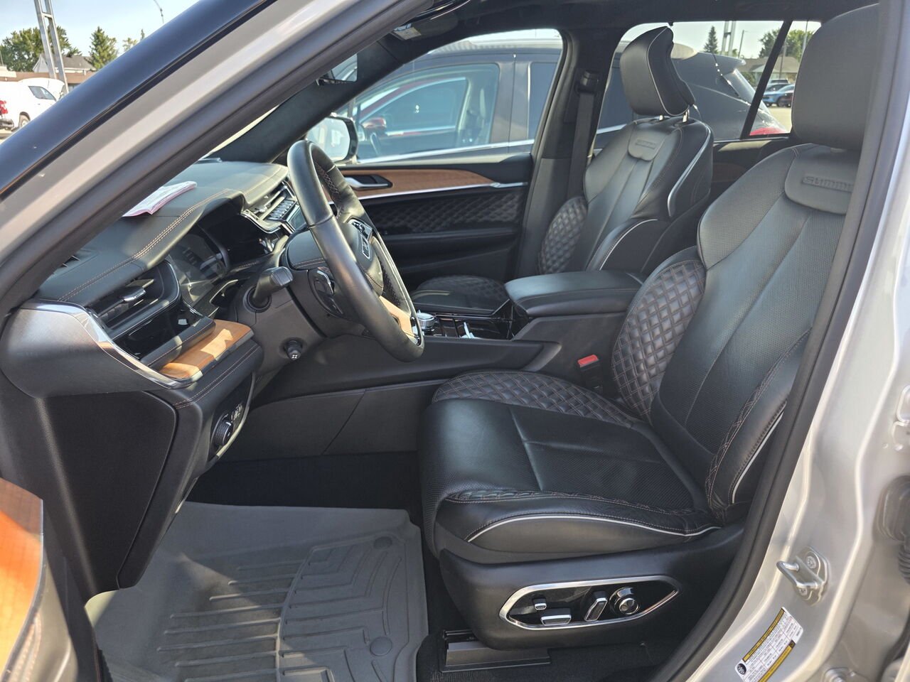 Jeep Grand Cherokee Summit Reserve 2024 Gris Rouyn-Noranda - photo #25
