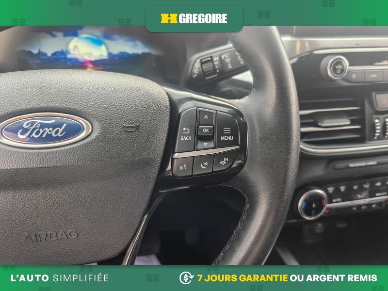 2022 Ford Escape Grey Laval - photo #15