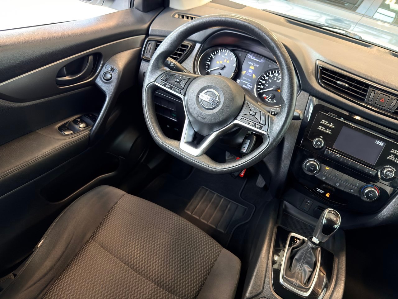 2018 Nissan Qashqai White Notre-Dame-des-Prairies - photo #16