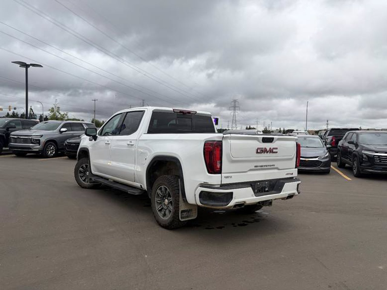 2024 GMC Sierra 1500 4WD Crew Cab 147 AT4 White Sherwood Park - photo #3