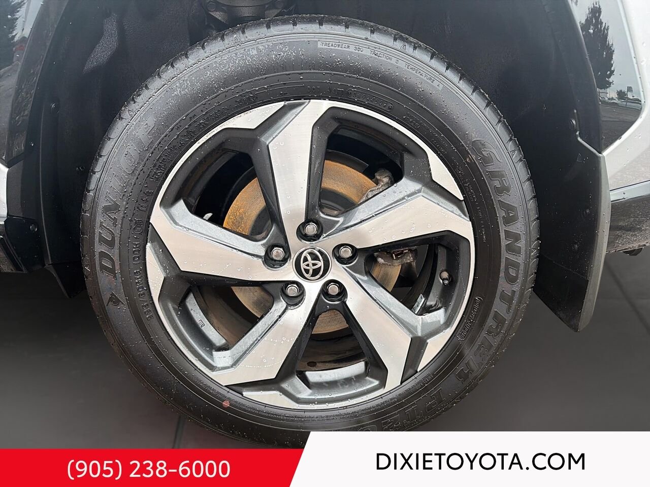2024 Toyota RAV4 Prime PRIME SE AWD / PLUG-IN HYBRID / HEATED SEATS / MOONROOF / ALLOY WHEELS / CARPLAY AND ANDROID AUTO Silver Mississauga - photo #6