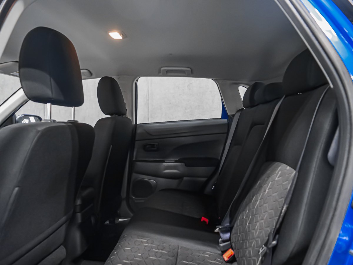 2027 Mitsubishi RVR ES Octane Blue Montreal - photo #11