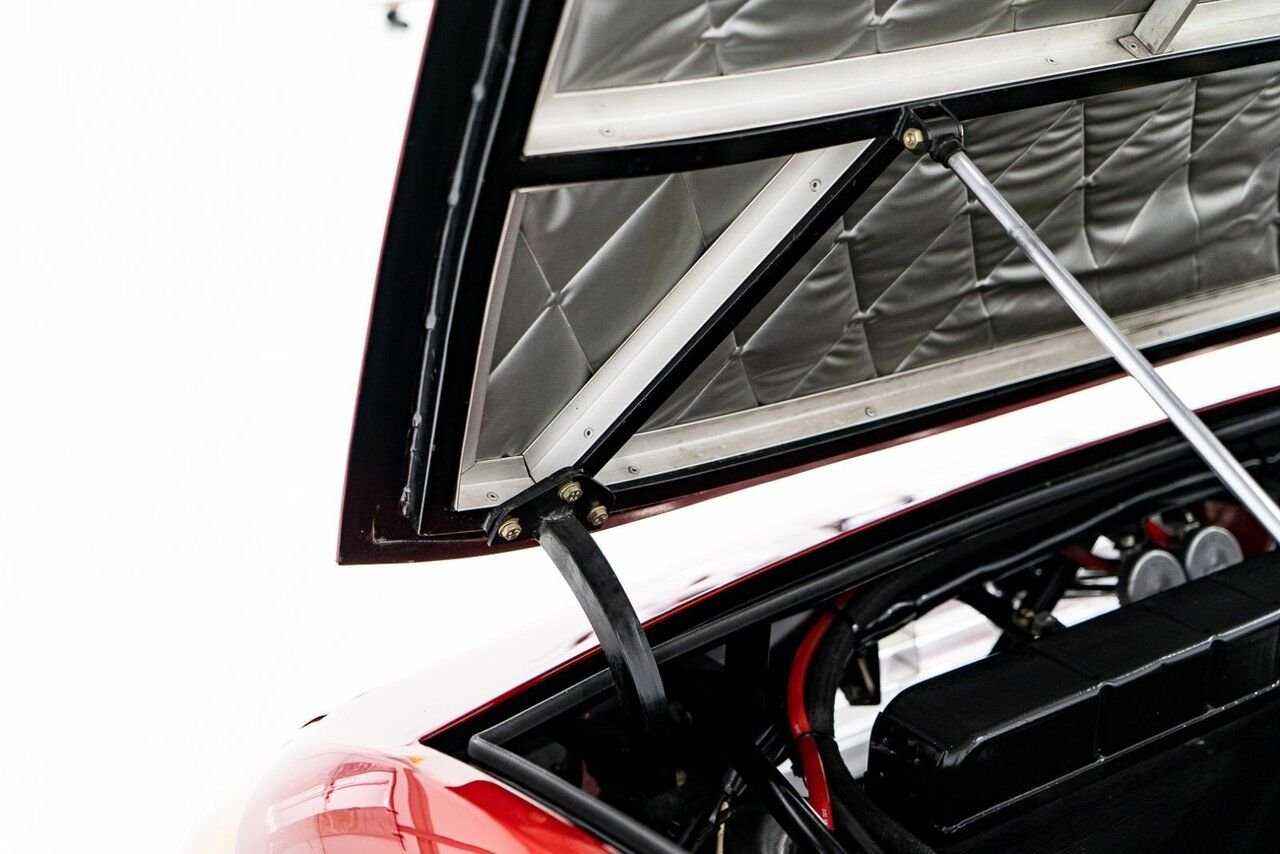 Ferrari 365 GTB4 Daytona 18,301 miles With Orig Books/Tools/ Carbs / Filter Box 1973 Rouge Montréal - photo #22