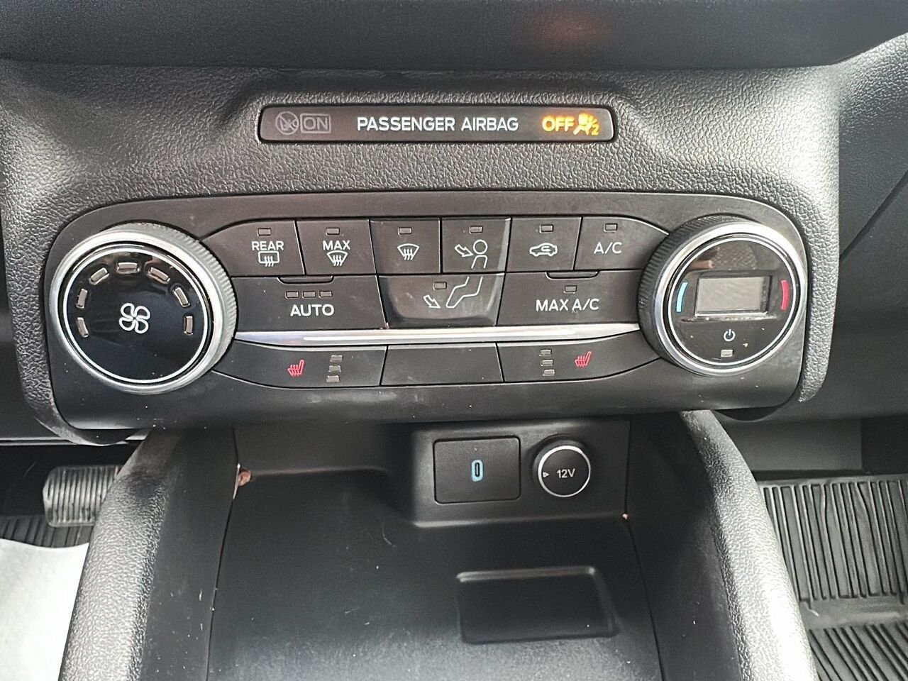 2020 Ford Escape Black Rouyn-Noranda - photo #14