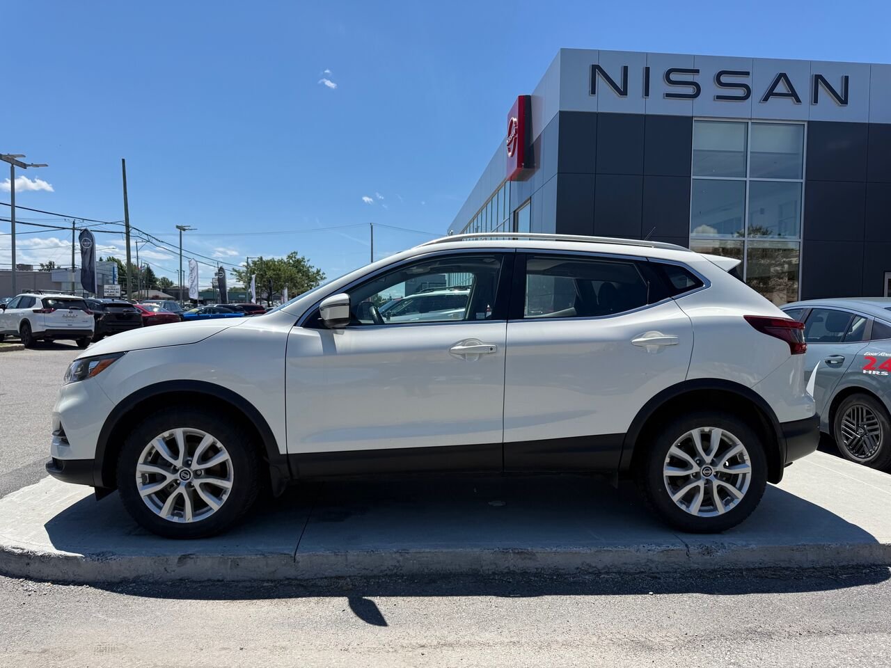 Nissan Qashqai SV AWD | JAMAIS ACCIDENTÉ✅ 2023 Blanc Châteauguay - photo #1