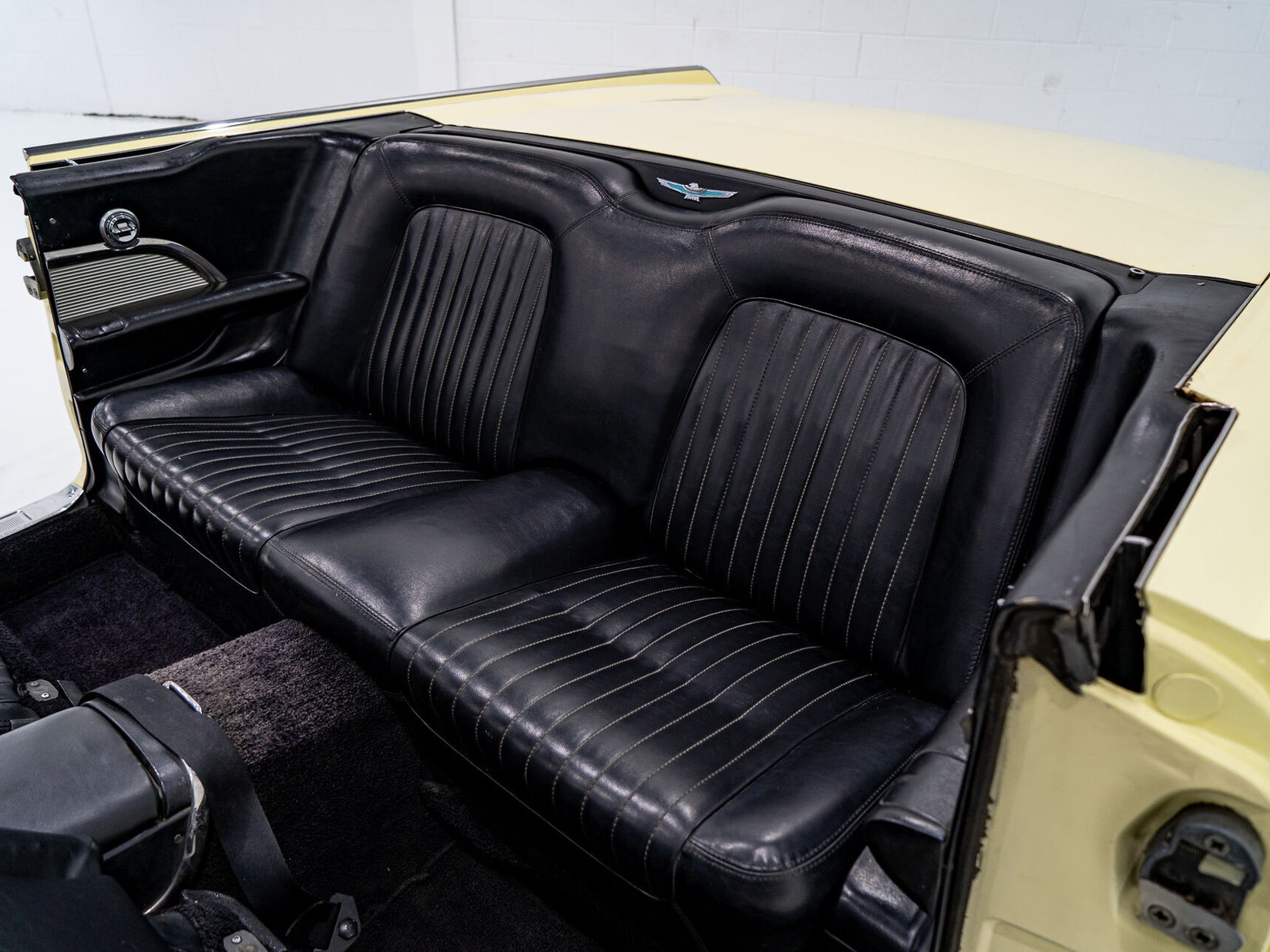 Ford Thunderbird Beautifully Presented From Older Restoration with original bill of sale 1962 Jaune Montréal - photo #81