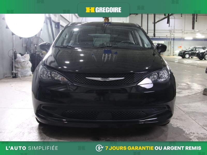 2022 Chrysler Grand Caravan Black Saint-Eustache - photo #1