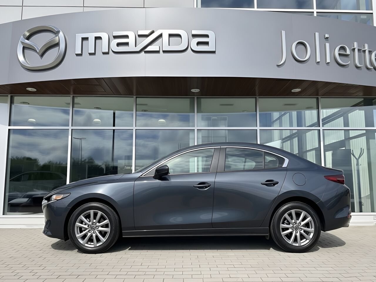 2026 MAZDA Mazda3 Machine Grey Metallic Notre-Dame-des-Prairies - photo #2