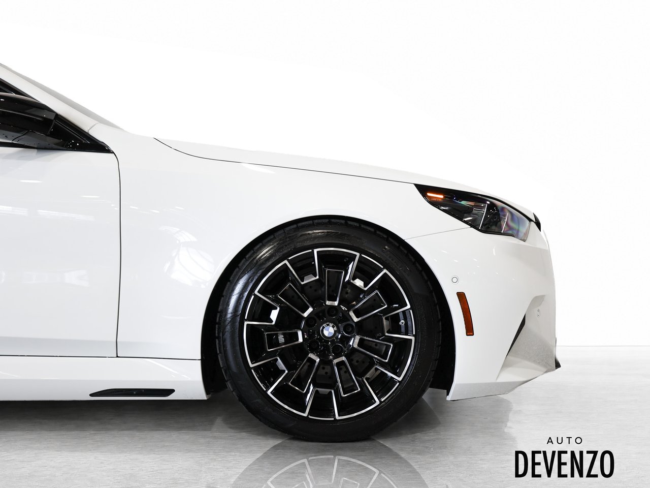 BMW M5 2026 Blanc Saint-Eustache - photo #4