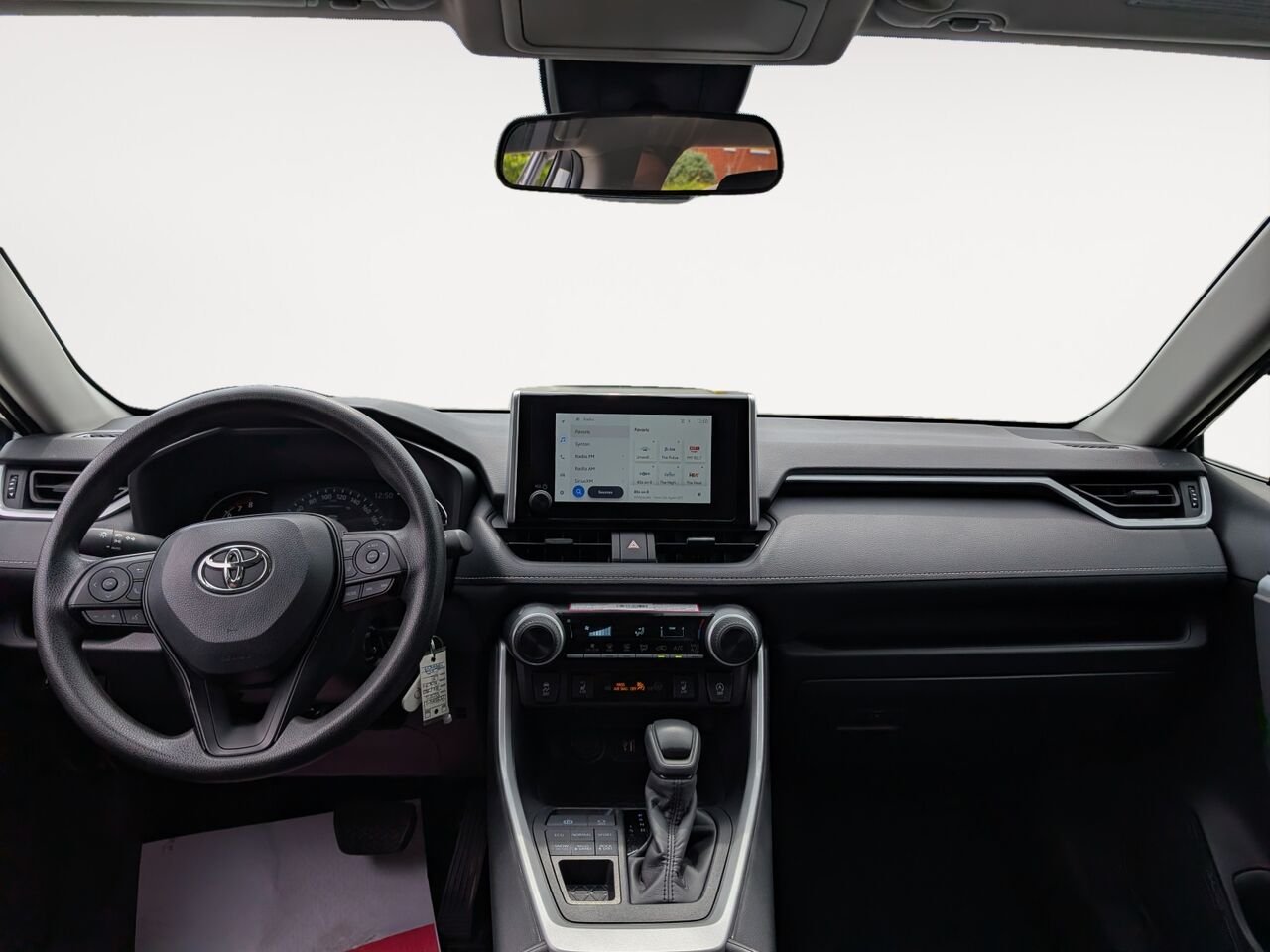 Toyota RAV4 LE/SIÈGES CHAUFFANTS/CAMÉRA DE RECUL/BLUETOOTH/AC/ 2025 Ciel argent métallisé Sherbrooke - photo #17