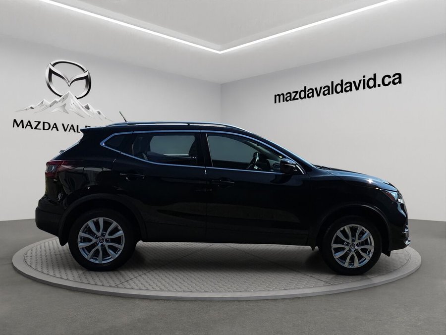 Nissan Qashqai SV TI CVT, Sièges chauffants avant, Toit ouvrant, Volant chauffant 2023 Noir