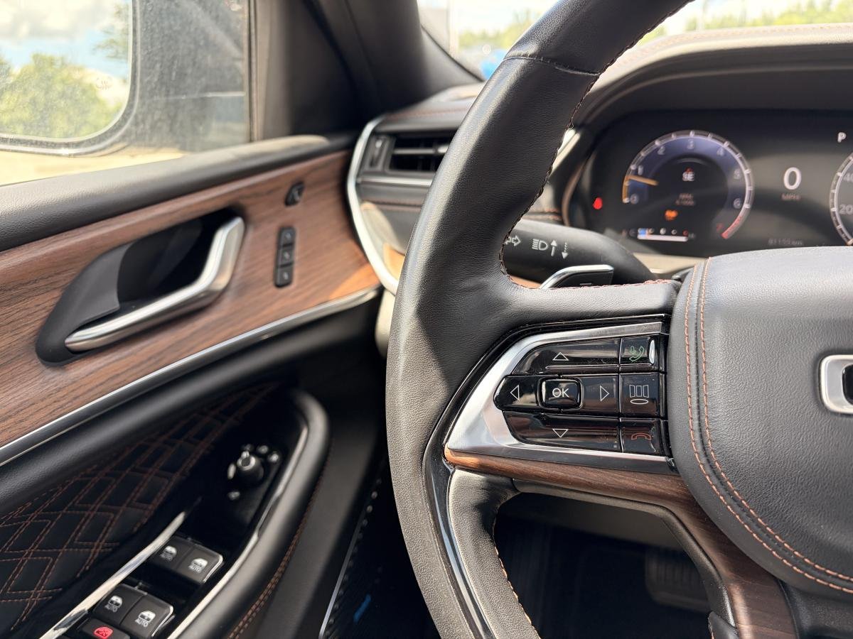 Jeep Grand Cherokee L 2022 Noir  - photo #13