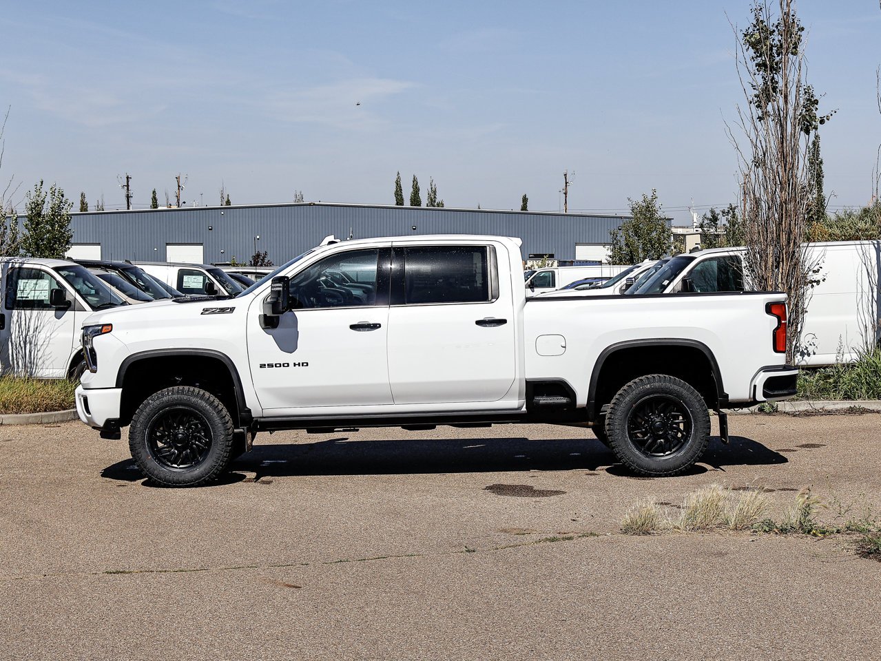 2024 Chevrolet Silverado 2500HD 4WD Crew Cab 159 LTZ White Sherwood Park - photo #9